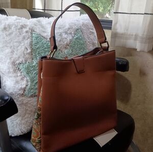 Elegant Brown Tote Bag With Tapestry